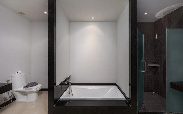 Villa Aru by Tropiclook: Onyx style Nai Harn beach