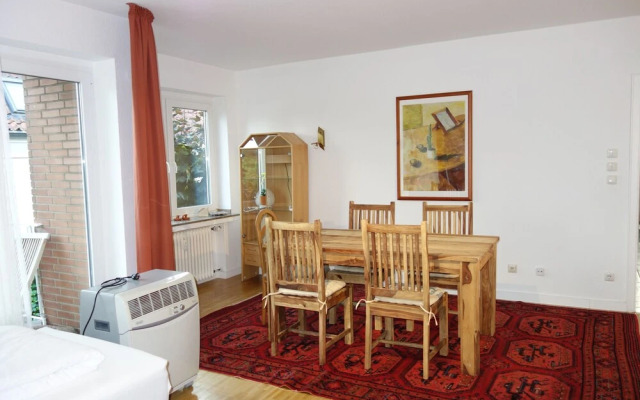 Tolstov-Hotels Large 3 Room Apartment