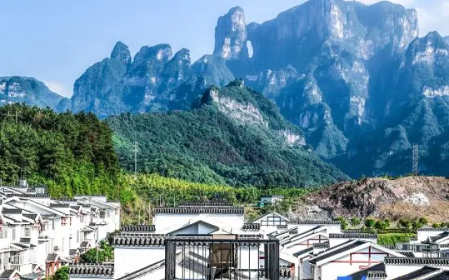 Ximan Tianmen Shanju Holiday Hostel – Outside – Zhangjiajie