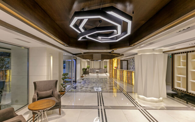 B Business Hotel & Spa