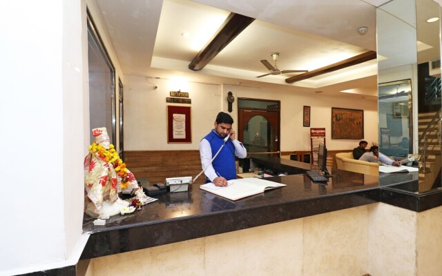 OYO 27878 Highway Inn International