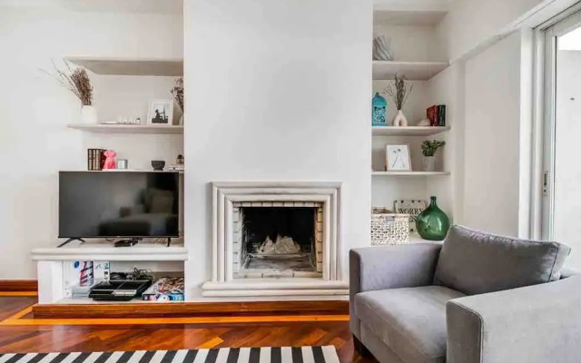 Bright Flat by Carcavelos Beach With Fast Wi-fi