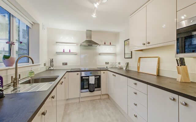 Hedgemead Court, 4 Star Gold Luxury 2 Bedroom Apartment in Bath City C