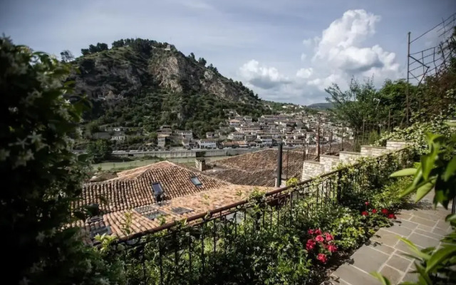 Vista Boutique Hotel