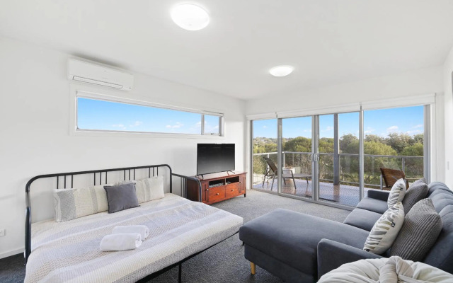 Saltwater Breeze Retreat