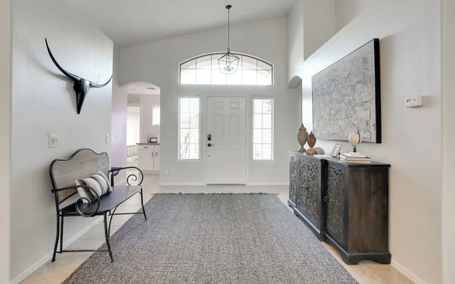 Pool, Fenced Yard: El Mirage 'sunshine House'