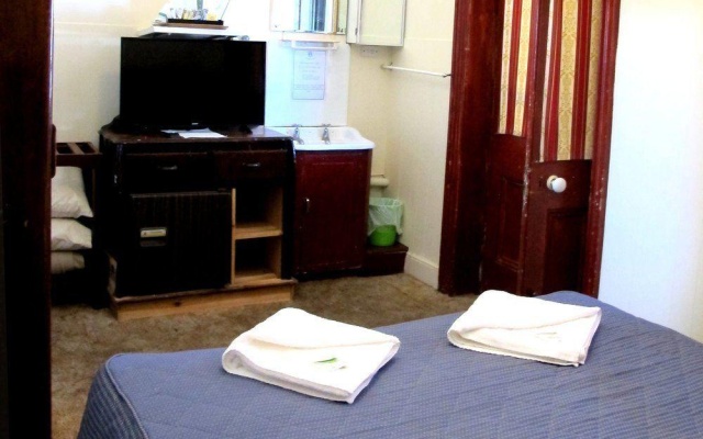 The Palace Hotel Broken Hill – Guest Rooms – Broken Hill