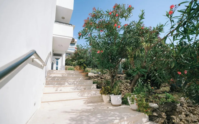 The Rooftop Apartment with Sea view