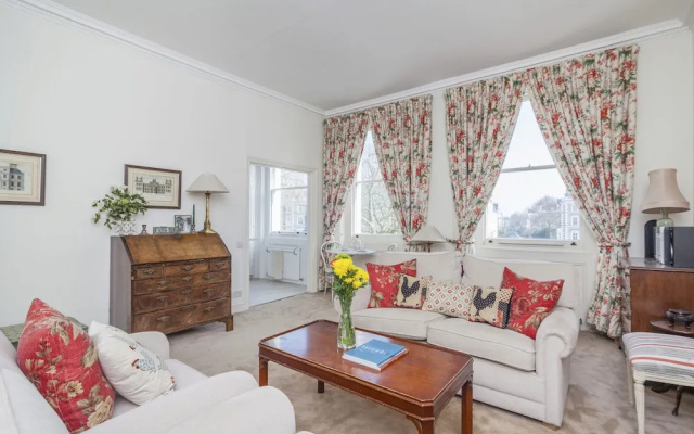 Classic South Kensington Home with Balcony