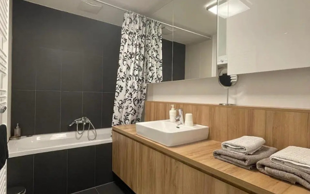 Modern Danube Apartment Vienna