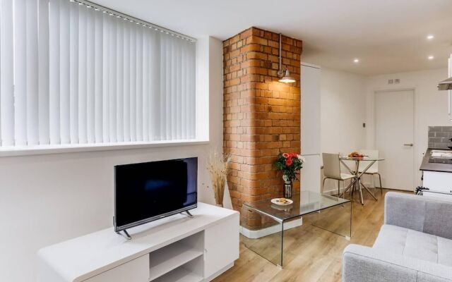 1BR amazing refurbished studio located in central Leicester