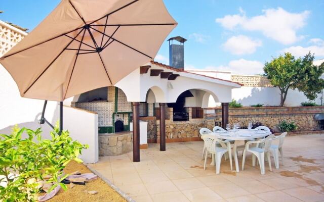 Villa - 7 Bedrooms with Pool and WiFi - 105006