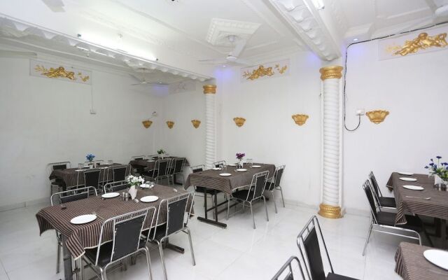 OYO 23293 Hotel Dev Residency