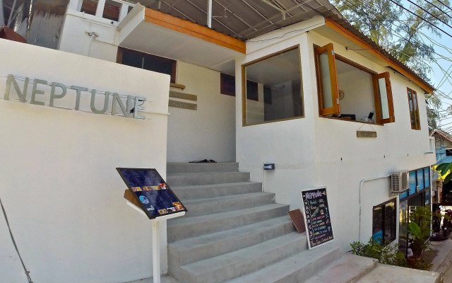 Neptune Hostel Guesthouse
