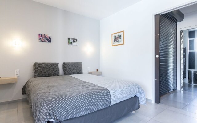 Serene Villa in Saint-Victor-la-Coste with Private Pool