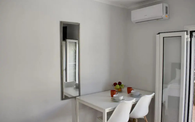 "spyros" 1-room Apartment - Simple, Cozy, Close to the Beach