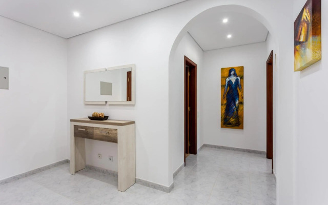 Downtown Lovers Home by Seewest