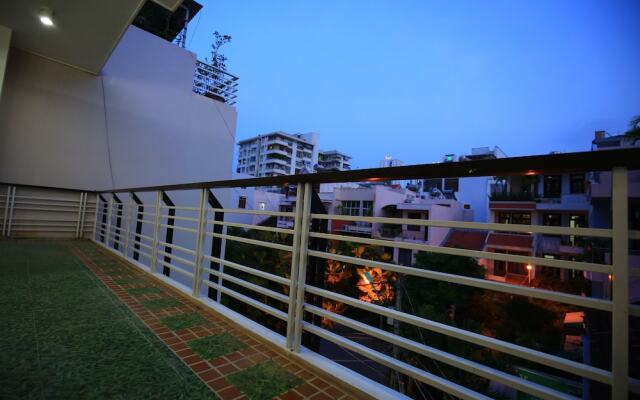 OYO 385 Gia Huy Hotel