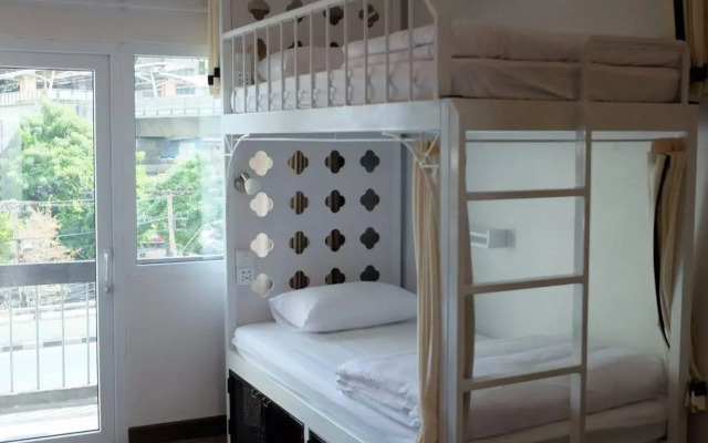 The Quarter Bangkok Poshtel & Coworking - Hostel
