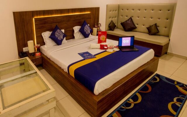 OYO 694 Hotel Malik Residency