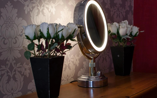 Dukes Folly Hotel