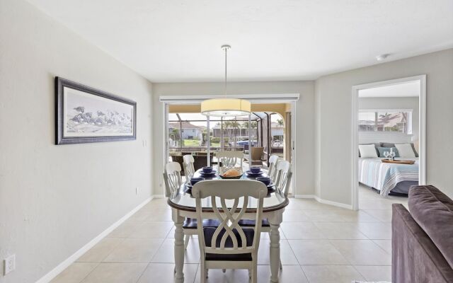 Waterfront Home With Pool and Western Exposure