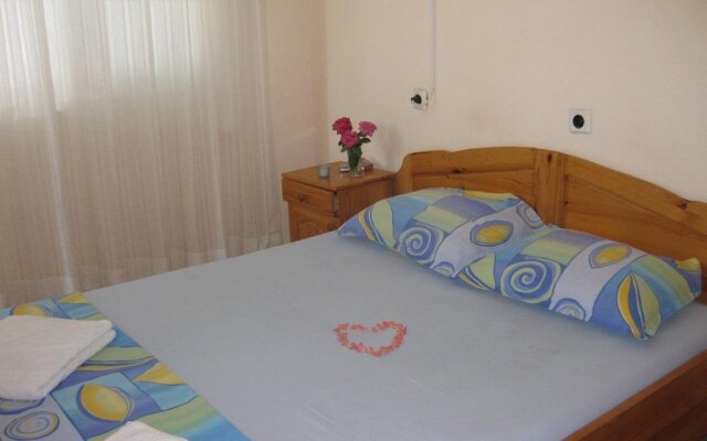 Rosi Guest House