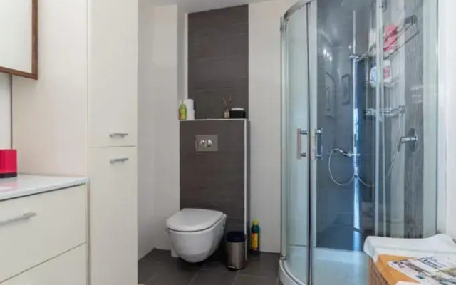 Amazing 1BR Penthouse with terrasse near Neve tzedek