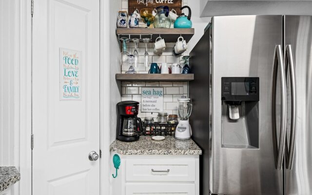 Mermaid Bay - Downtown