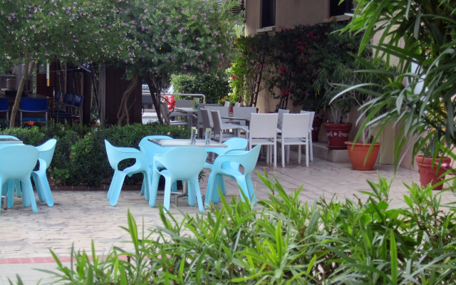 Senator Hotel Apartments - Adults Only