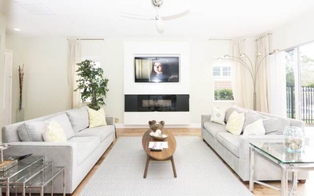 Five Suites Luxury Home RE1492