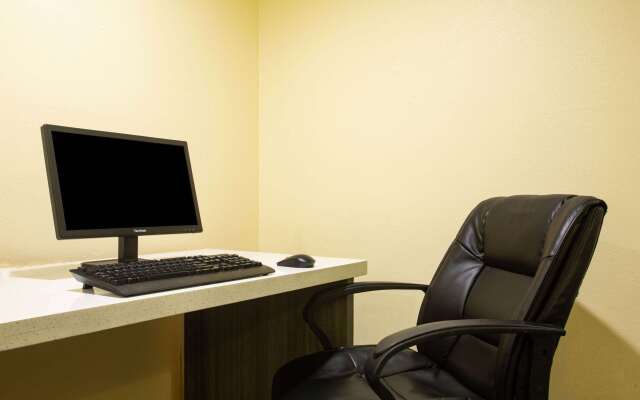 Days Inn by Wyndham Mobile I-65