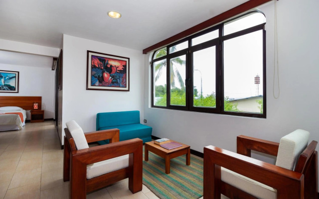 Galapagos Apartments - Bay View House