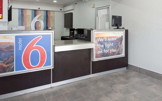 Motel 6 Victoria, TX