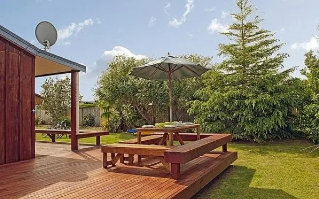 Castleview Getaway Matarangi - Matarangi Holiday Home