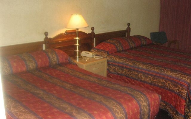 Town and Country Hotel