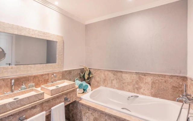 Beautiful and pet Friendly Apartment at Fishing Lodge A13