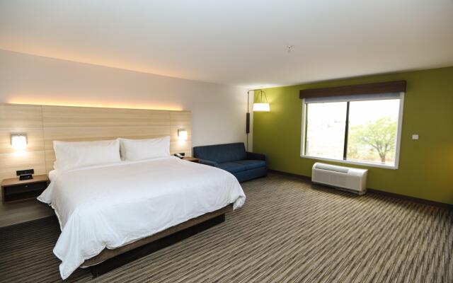 Holiday Inn Express : Hillsboro I-35 by IHG
