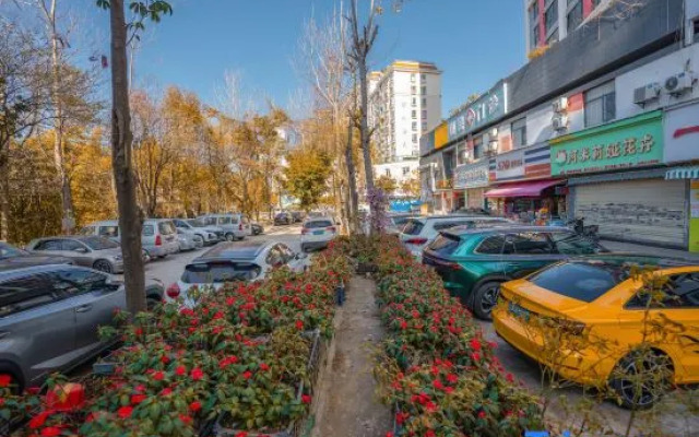 GreenTree Alliance Hotel (Kunming Ganmei Hospital Linyuqiao Metro Station)