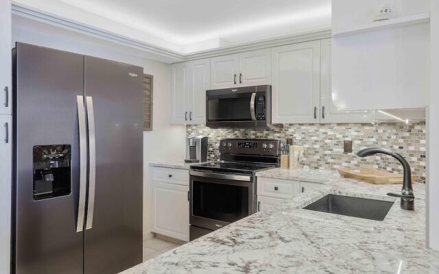 Alluring Beachfront Condo With Pool and Ocean Views