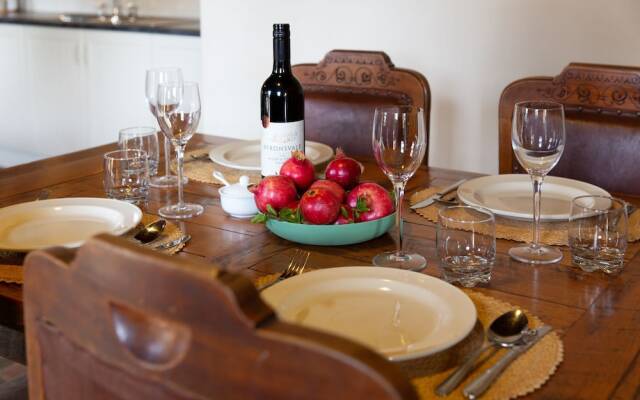 Byronsvale Vineyard and Accommodation