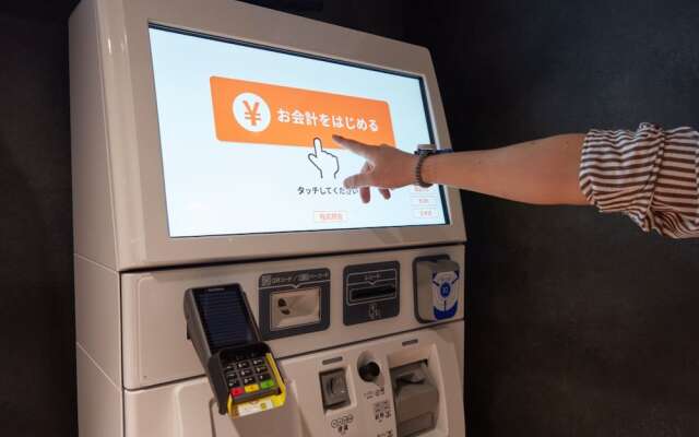 Rembrandt Cabin and Spa Shimbashi - Caters to Men