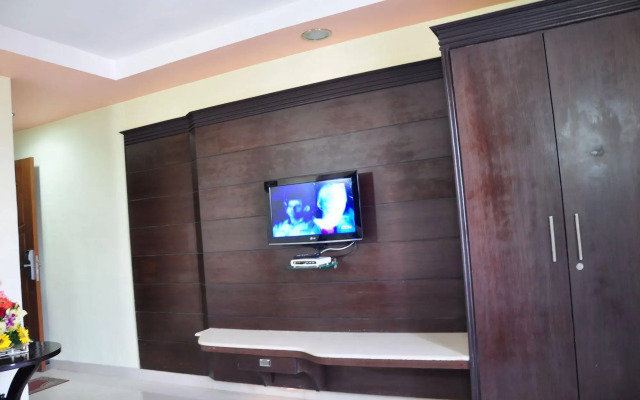 Foxoso Taj View Hotel