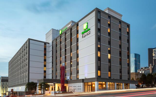 Holiday Inn Express Nashville Downtown Conf Ctr, an IHG Hotel