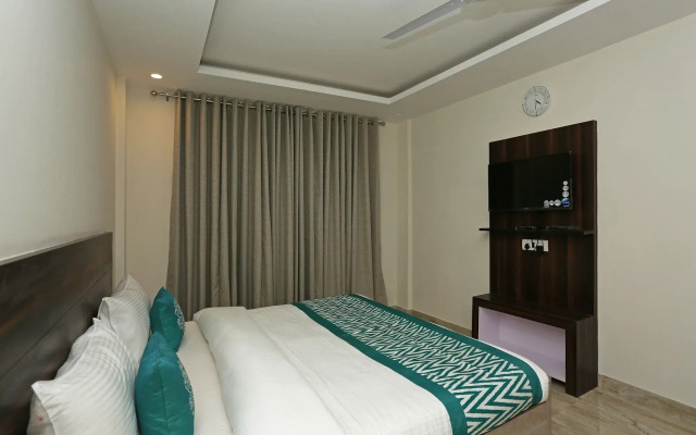 OYO 11340 Hotel Lakshmi Palace