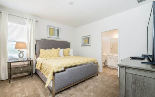 11 Bedroom 9.5 Bathroom 4792sq Foot Villa 7000os
