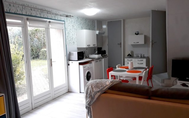 Studio In Saint Apollinaire With Shared Pool Enclosed Garden And Wifi
