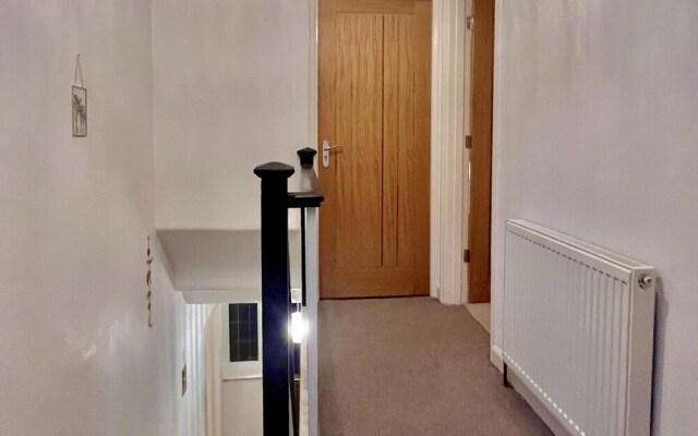 Comfy and Spacious 5-bed House in Cambridge
