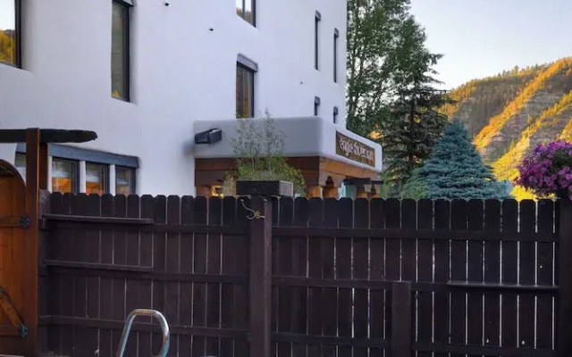 Eagle River Inn