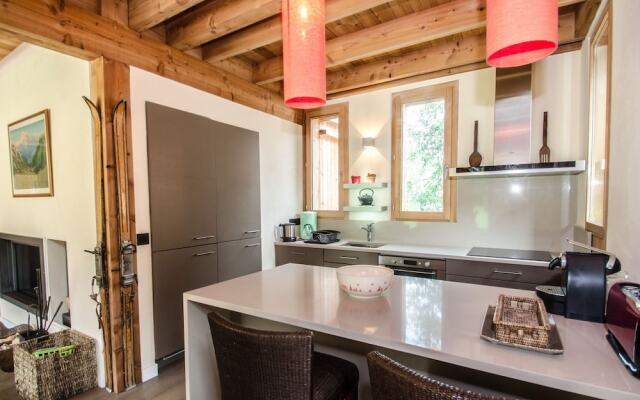 Cozy Chalet in Rhone Alpes With Terrace